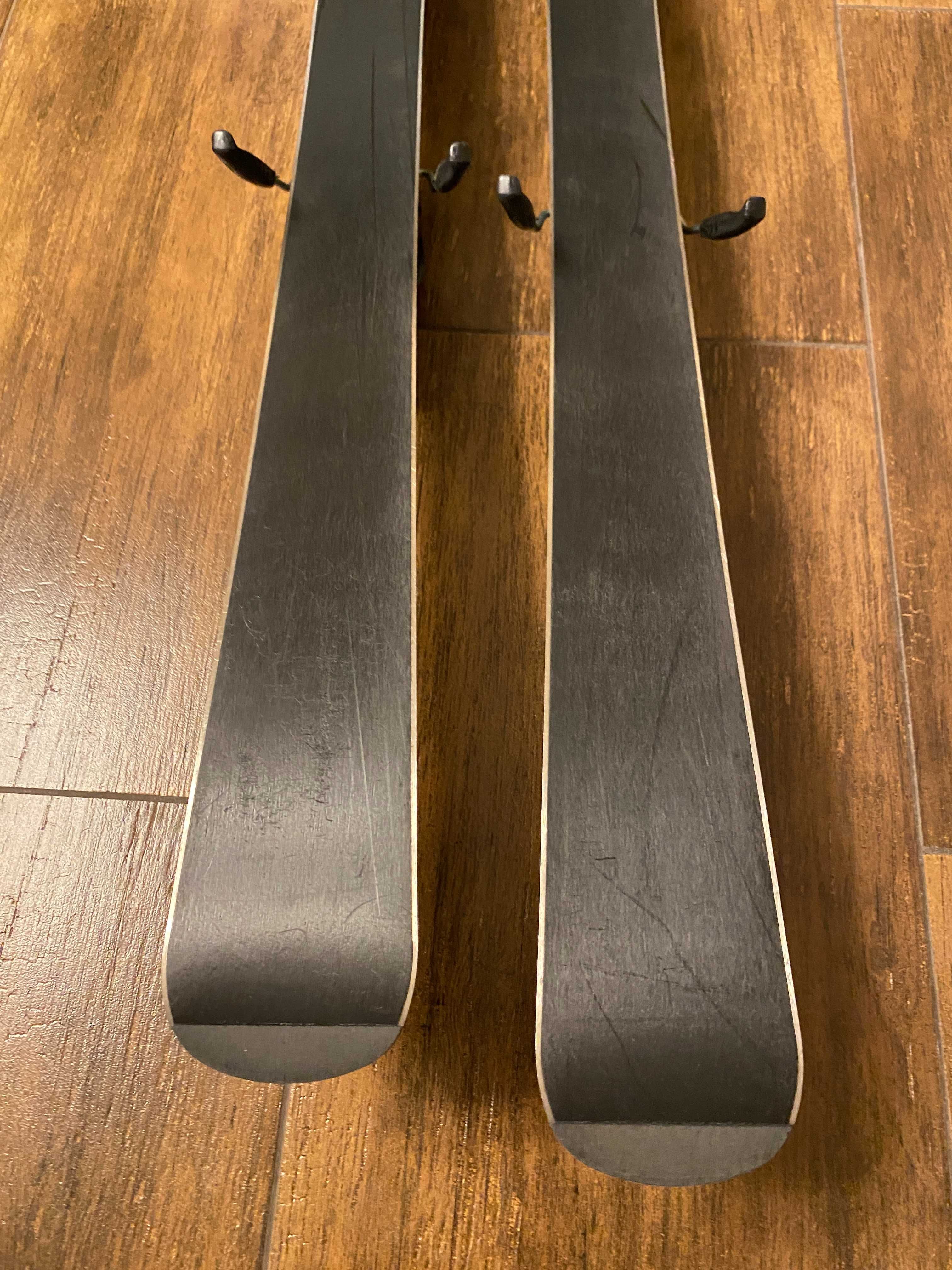 Jak nowe Narty ELAN JETT 140 CM 2022