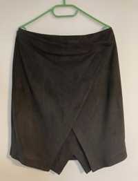 Czarna spódnica z suwakiem
