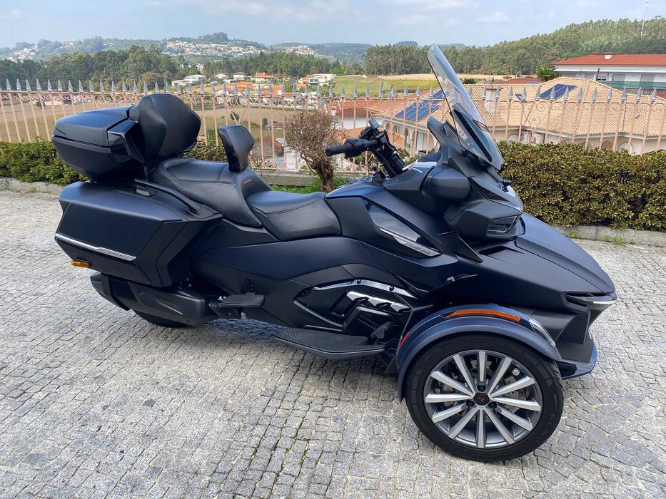 Bombardier Can-Am Spyder RT Sea to Sky CONDUZIDO COM CARTA DE CARRO
