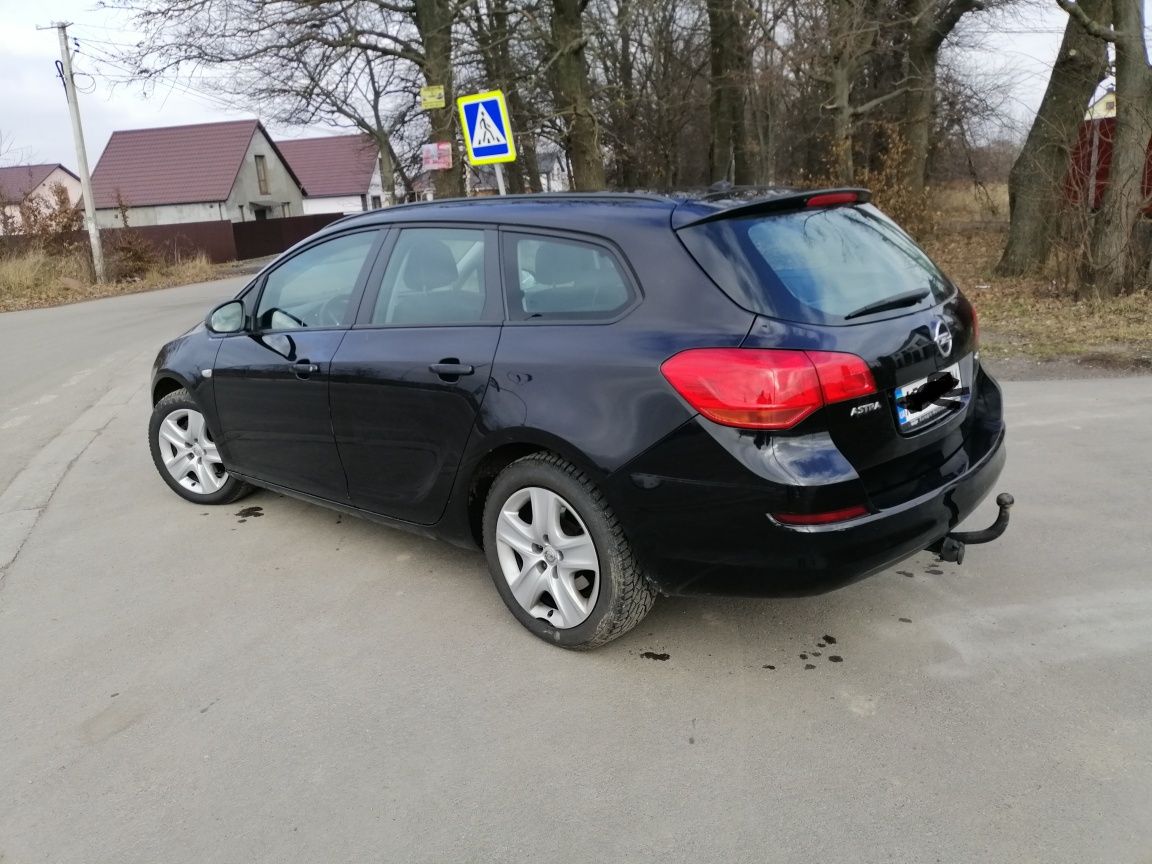 Продам Open Astra J