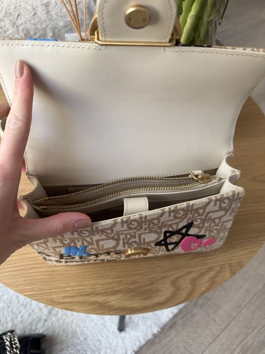 Продам оригінальну бежеву сумку Pinko