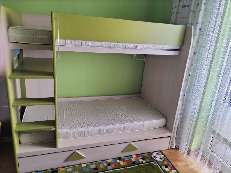 Łóżko piętrowe marki BRW