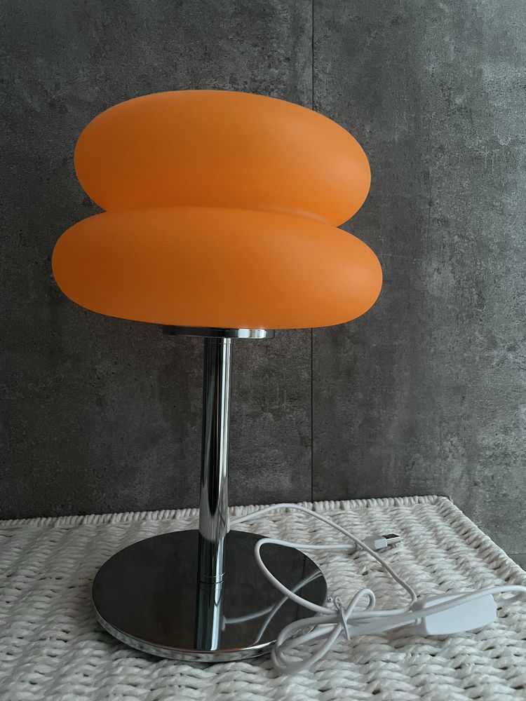 Lampa pomaranczowa bauhaus