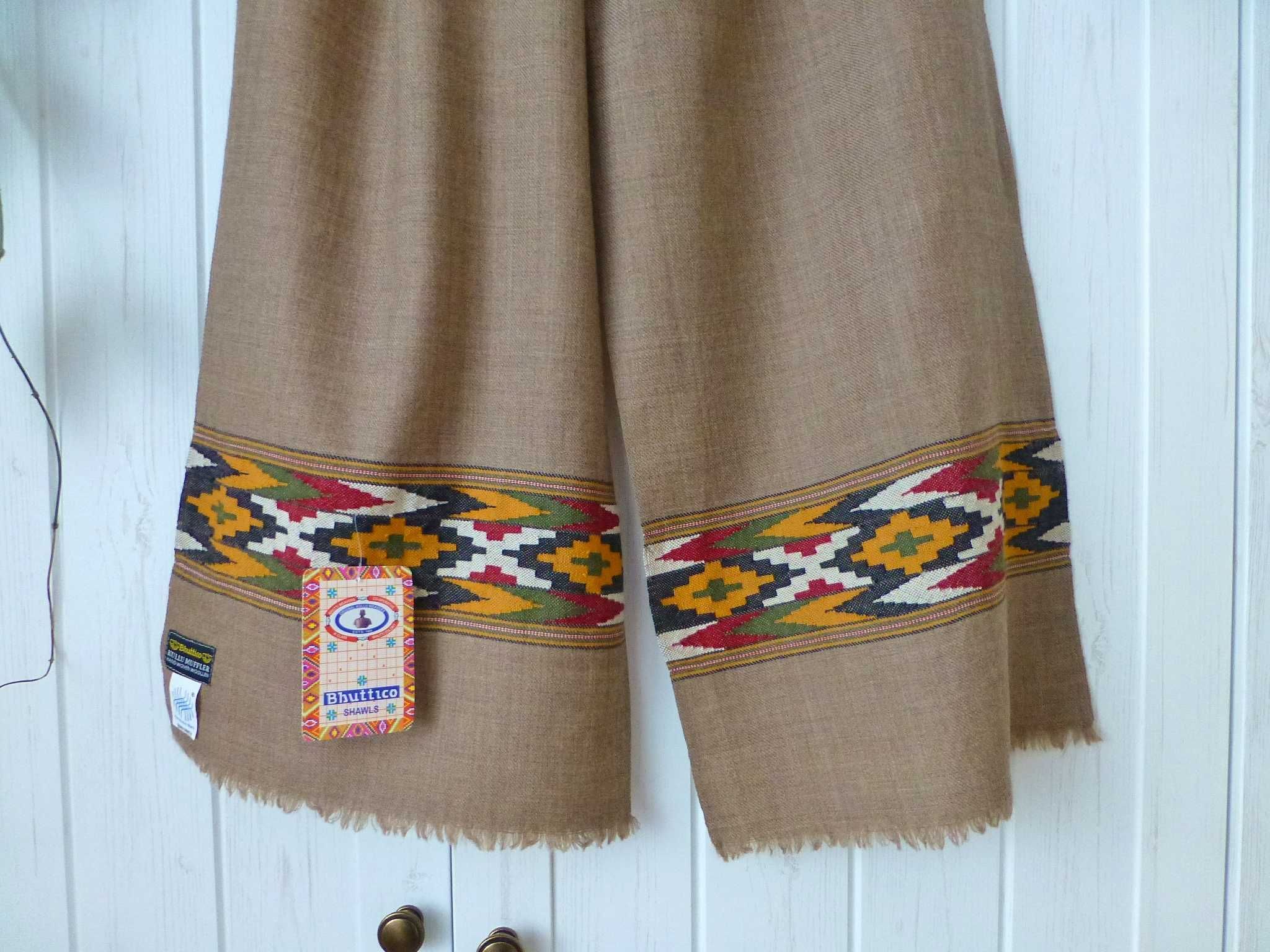 Bhuttico Kullu Shawls indyjski lekki elegancki wełniany szal handmade