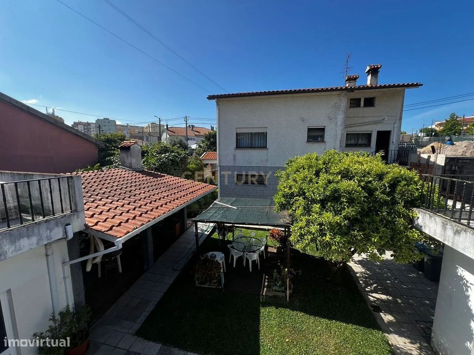 Moradia Espaçosa e Versátil à Venda em Azurva,  portas de Aveiro – Id