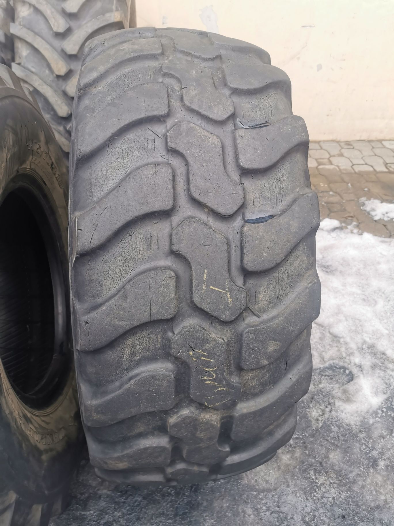 Opony 405/70R18 ( 15.5/70R18 ) Dunlop SP T9P