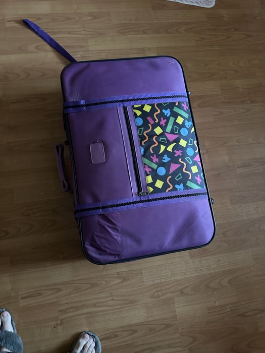 Чемодан оригинальный