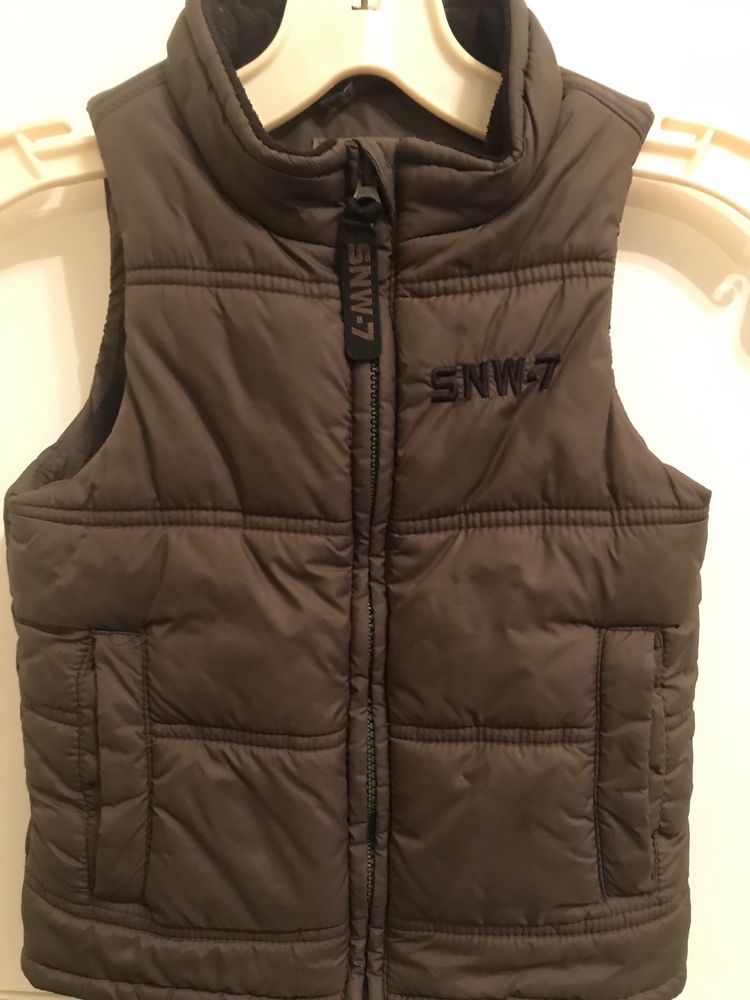 Продам флисовую жилетку  H&M
