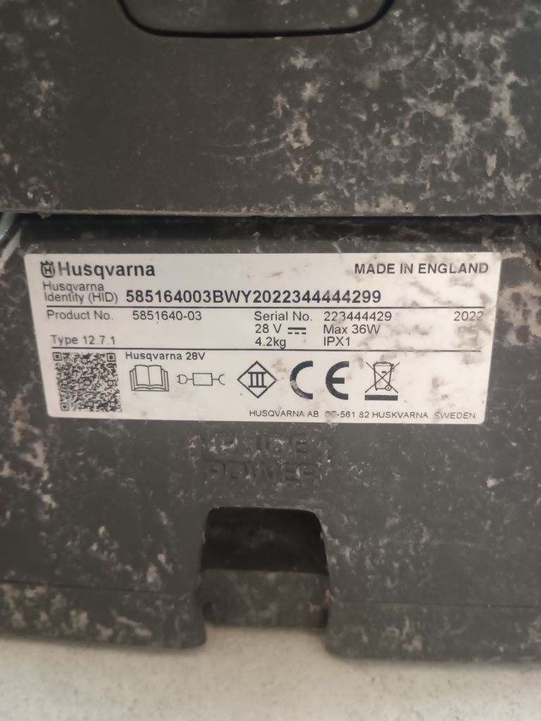 Robot koszący Husqvarna , kosiarka Husqvarna Automower 305