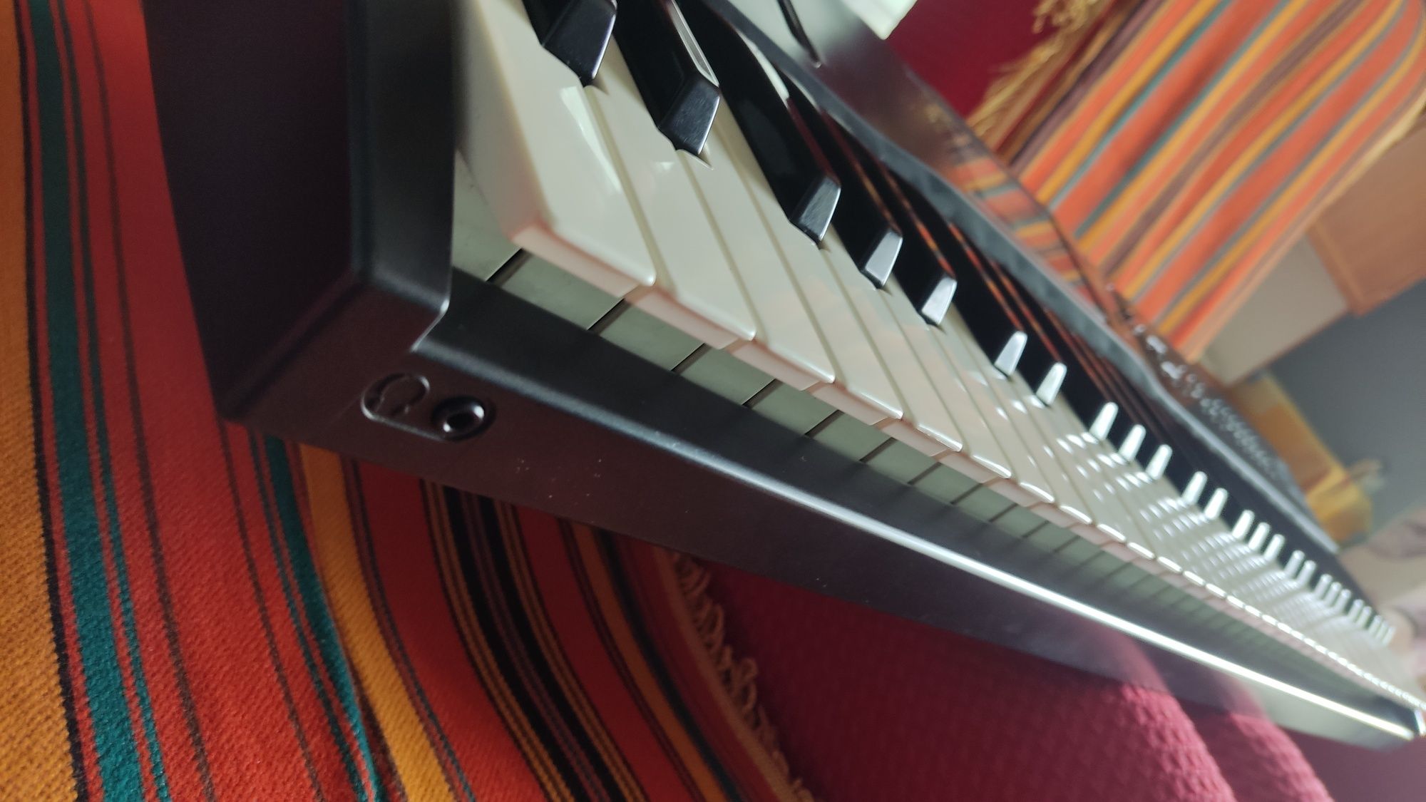 Syntezator Korg X5D klasyk