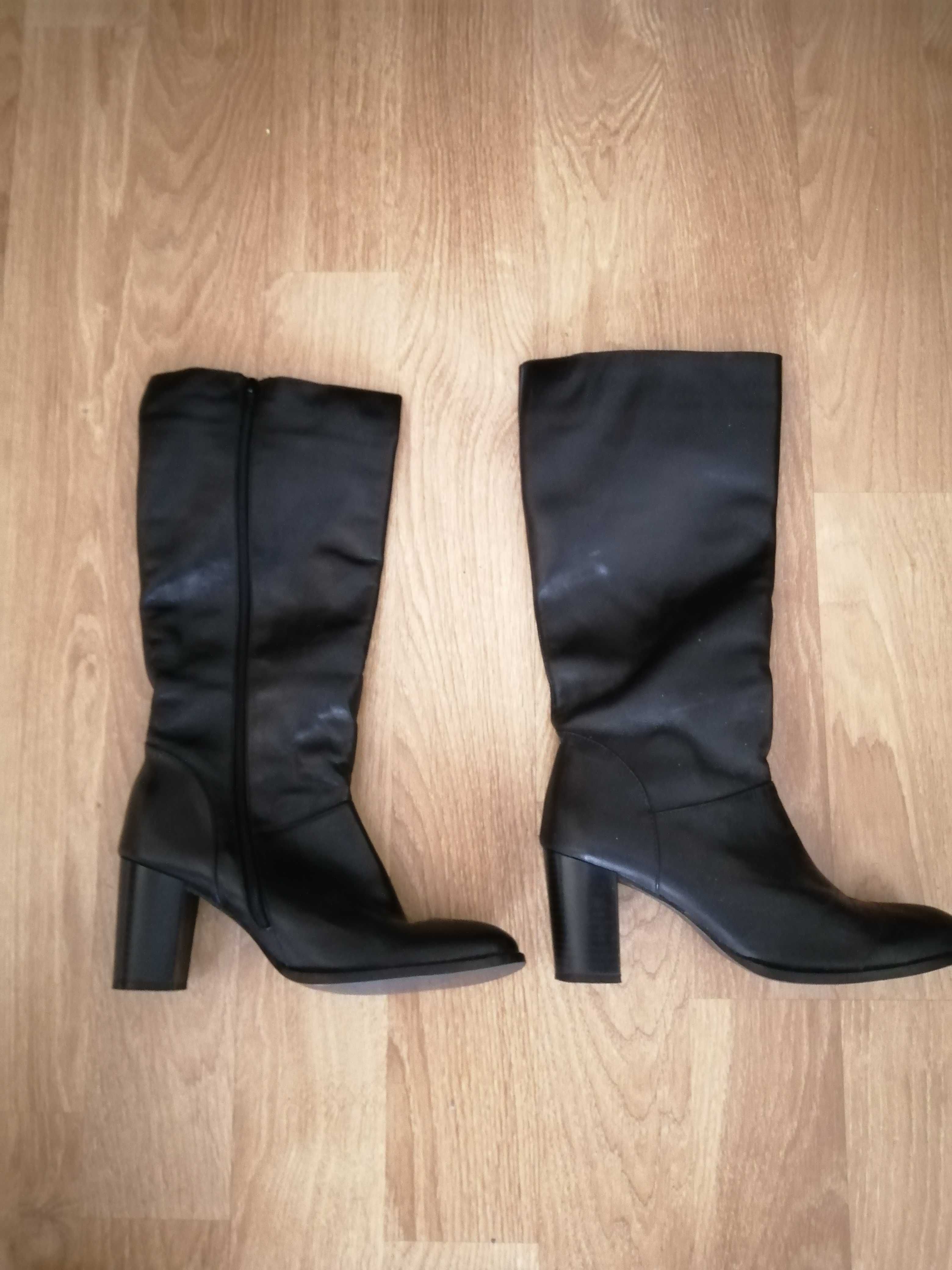 Botas - Foreva - Pretas