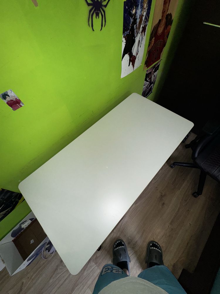 Biurko UltraDesk Pulsar LED białe – elektryczne, LED RGB