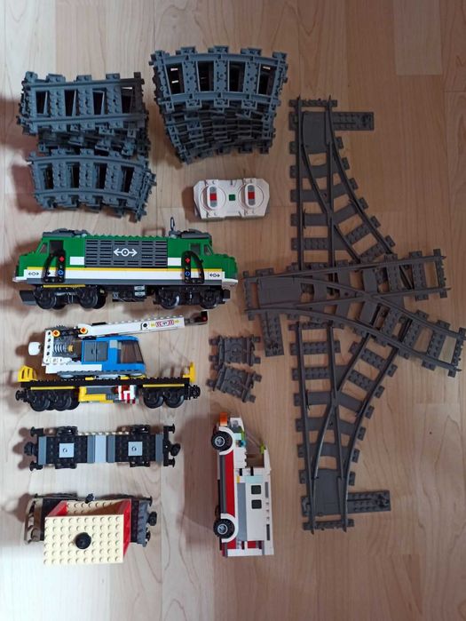 поезда LEGO с дополнительными рельсами и стрелками. Оригинал