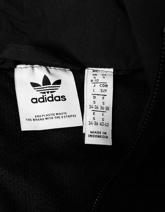 Оригінальна ветровка adidas