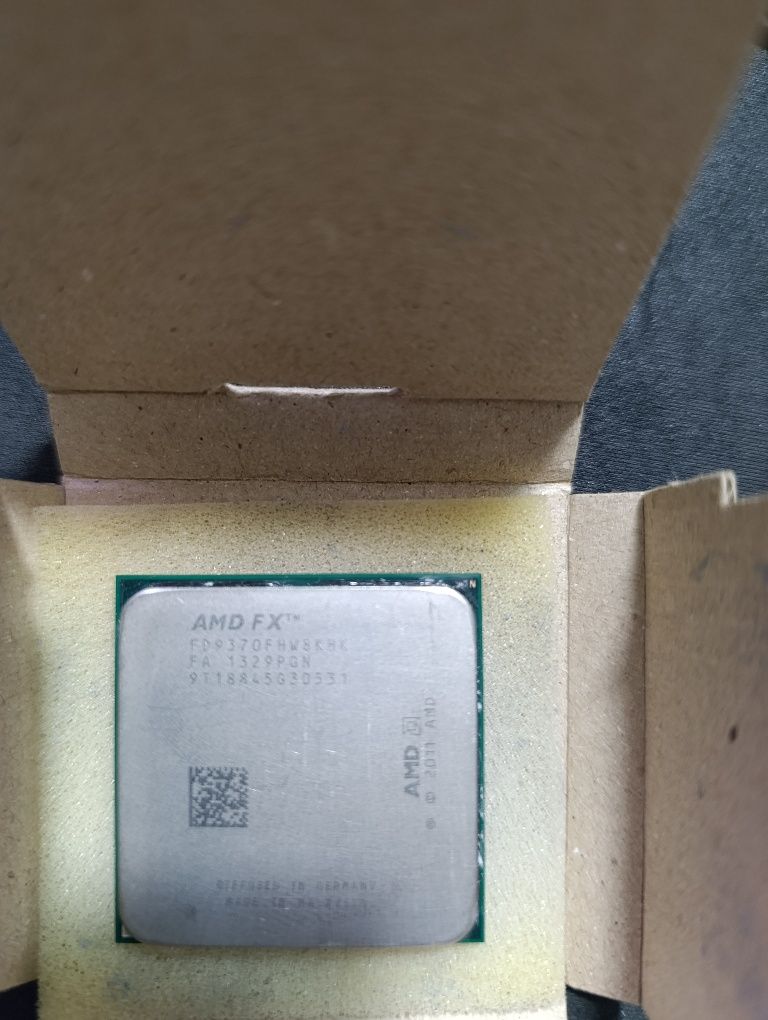 FX-9370 8 ядер до 4.7ghz