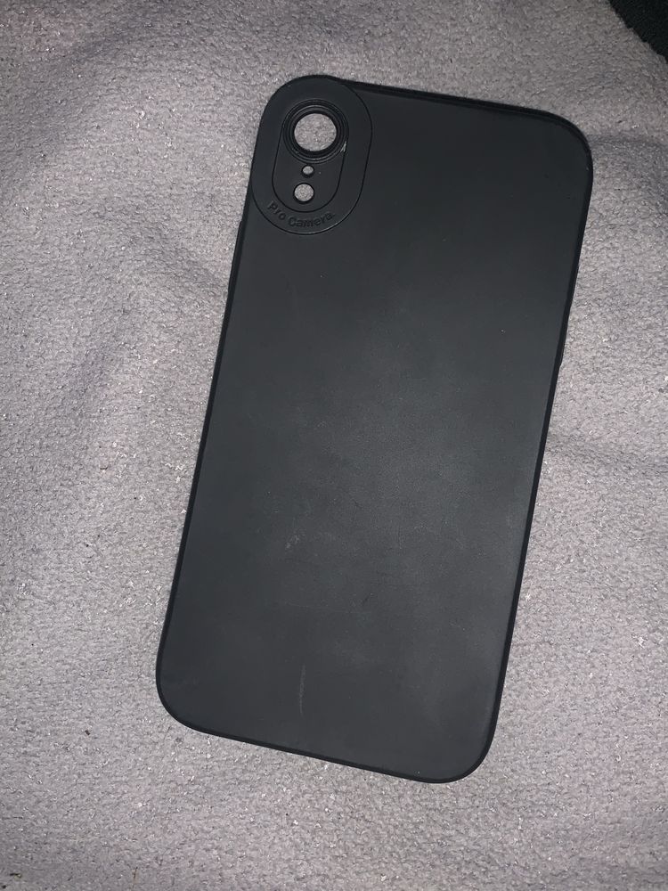 Продаю чехол на iphone xr.