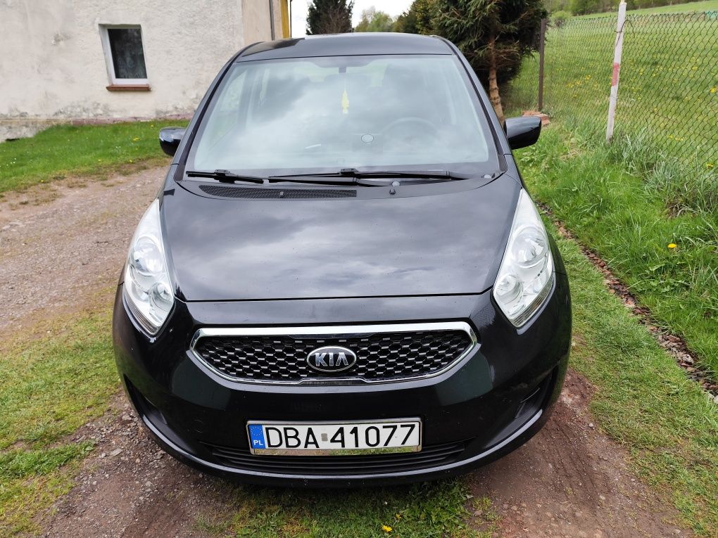 Ładnay mini van KIA Venga