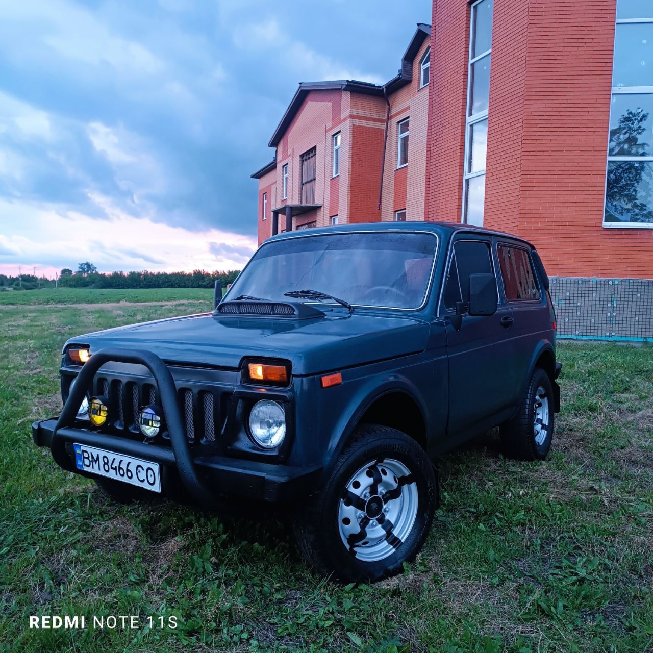 Продам  ниву  4х4
