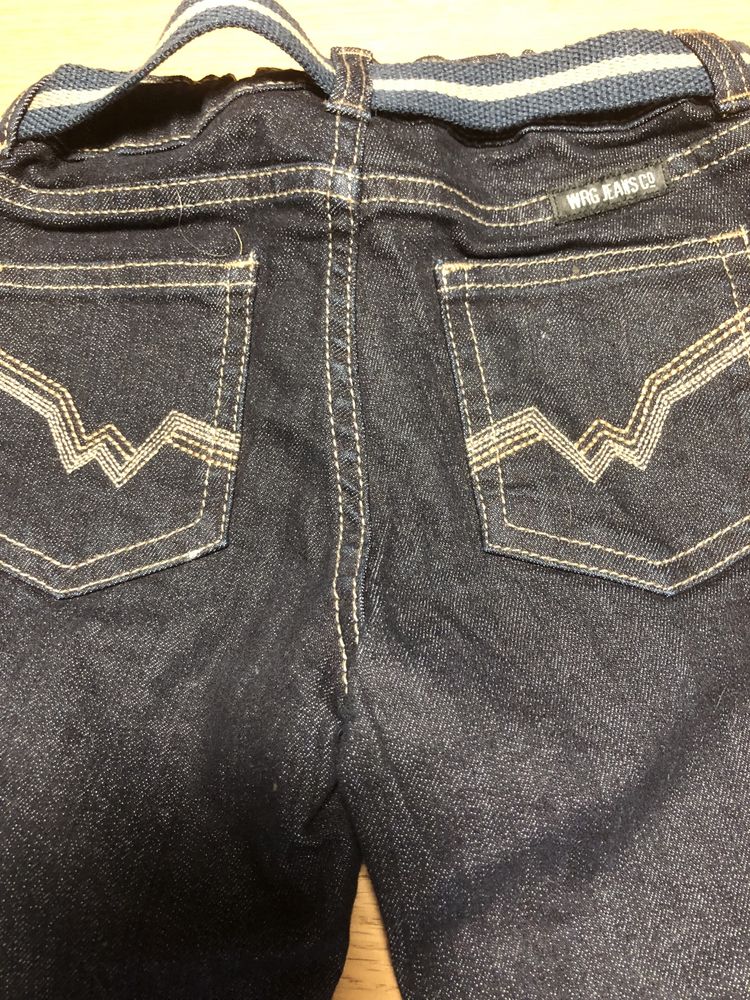 Jeansy Wrangler i koszulka termiczna Chaimpion 4 lata