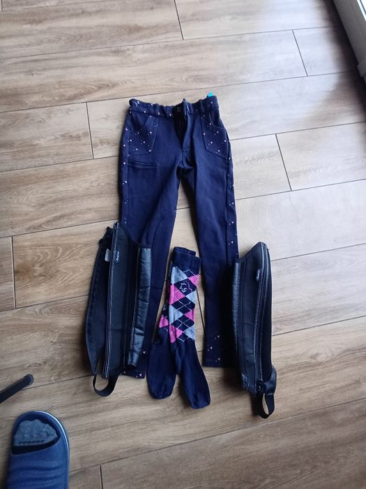 Zestaw na konie ok 11l: bryczesy, chapsy, skarpety