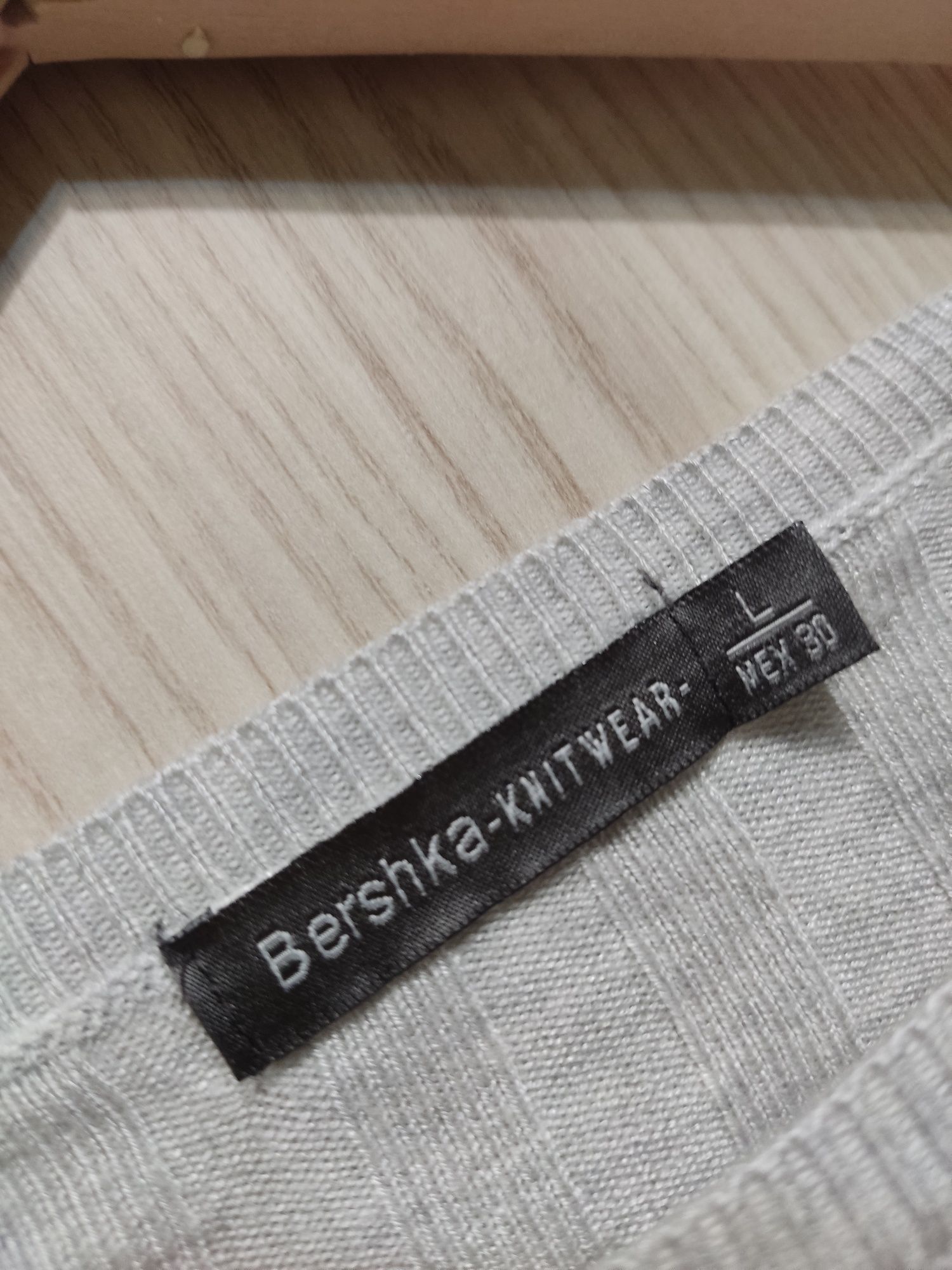 Prążkowany t-shirt
