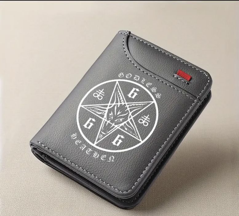 Portfel z pentagramem w mrocznym stylu