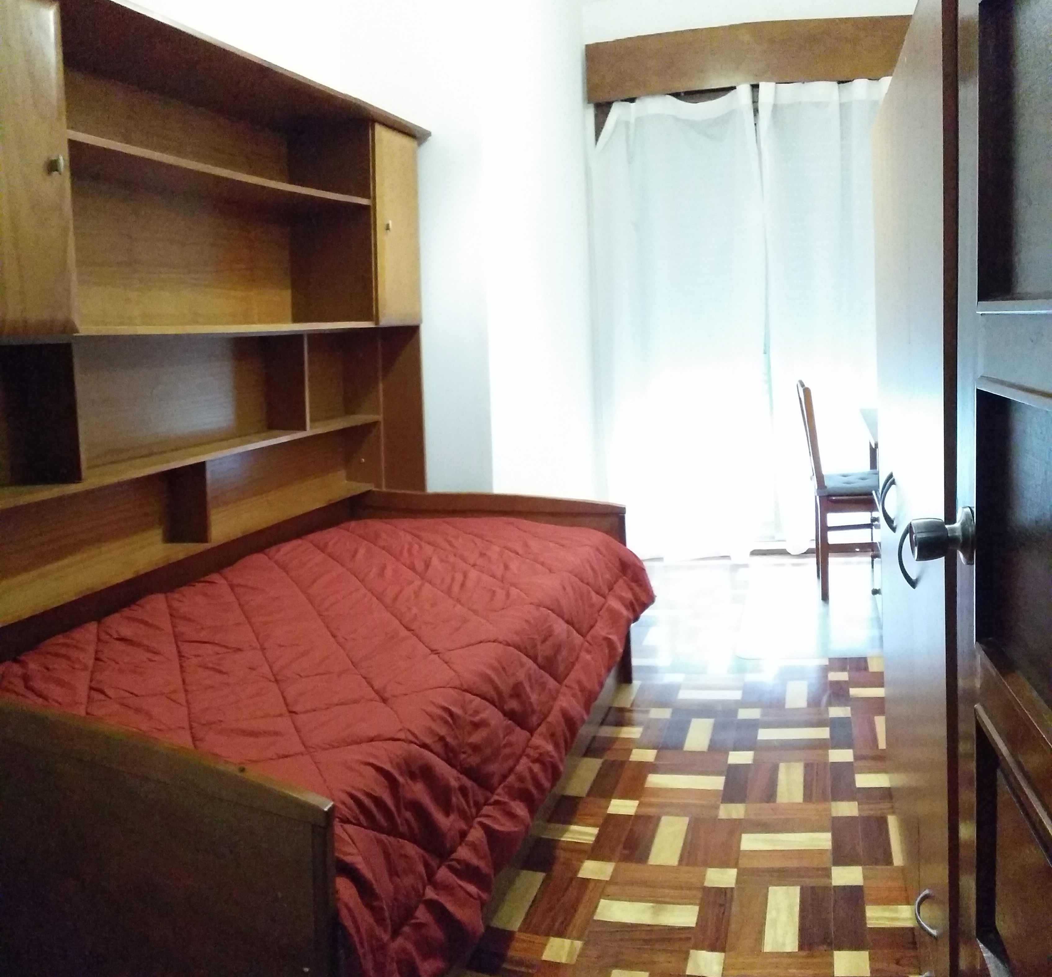 Quarto para estudante perto do Marquês - Porto
