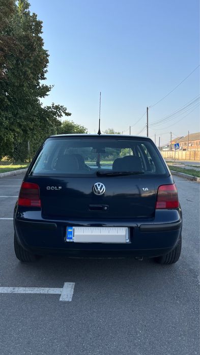 Volkswagen Golf 4 2000 автомат Синього Кольору