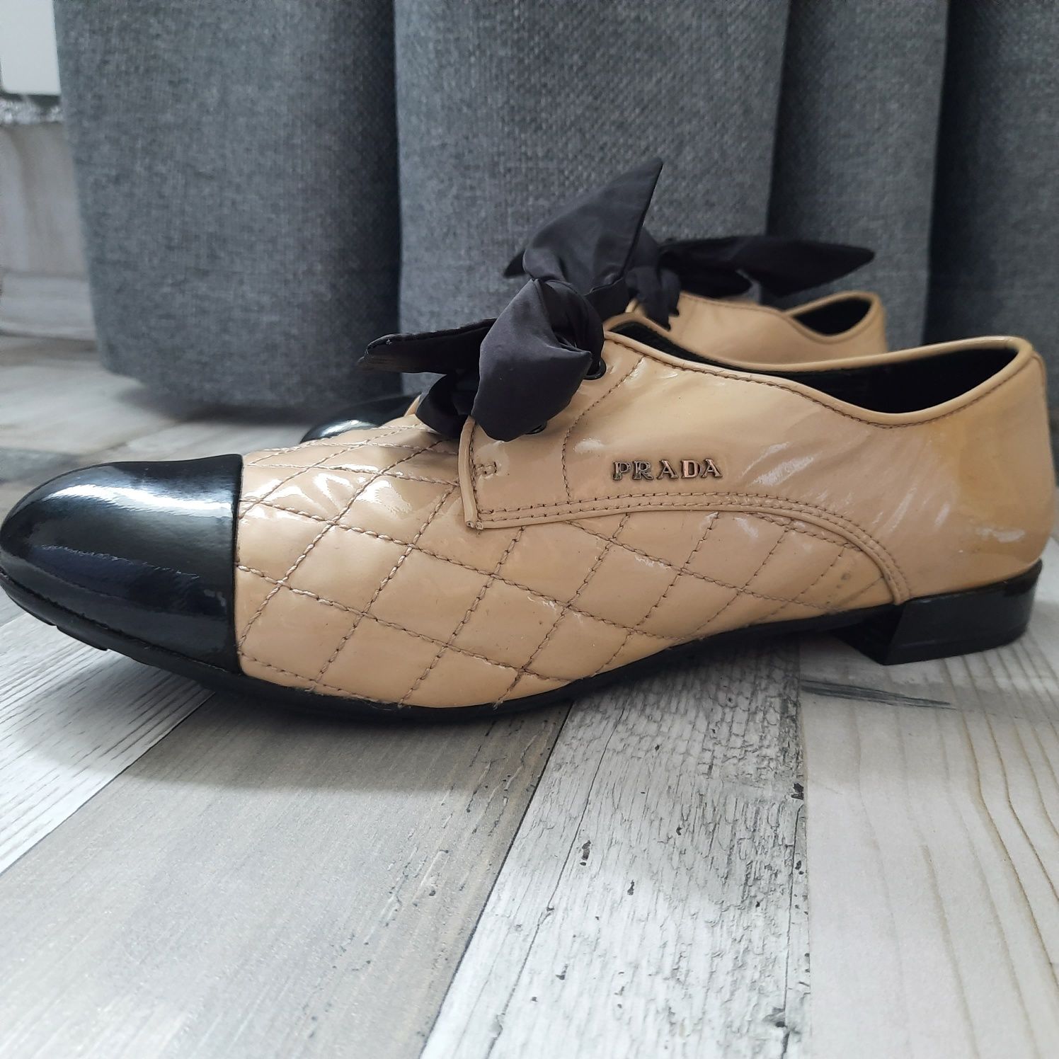 Мокасіни,кеди,туфлі Prada