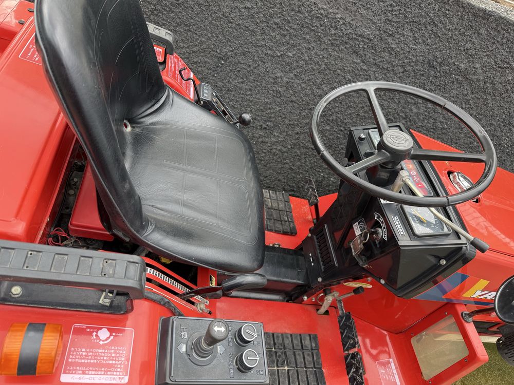Trator Yanmar com tração