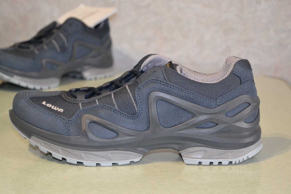 Треккинговые ботинки, кроссовки Lowa  Оригинал (женские)