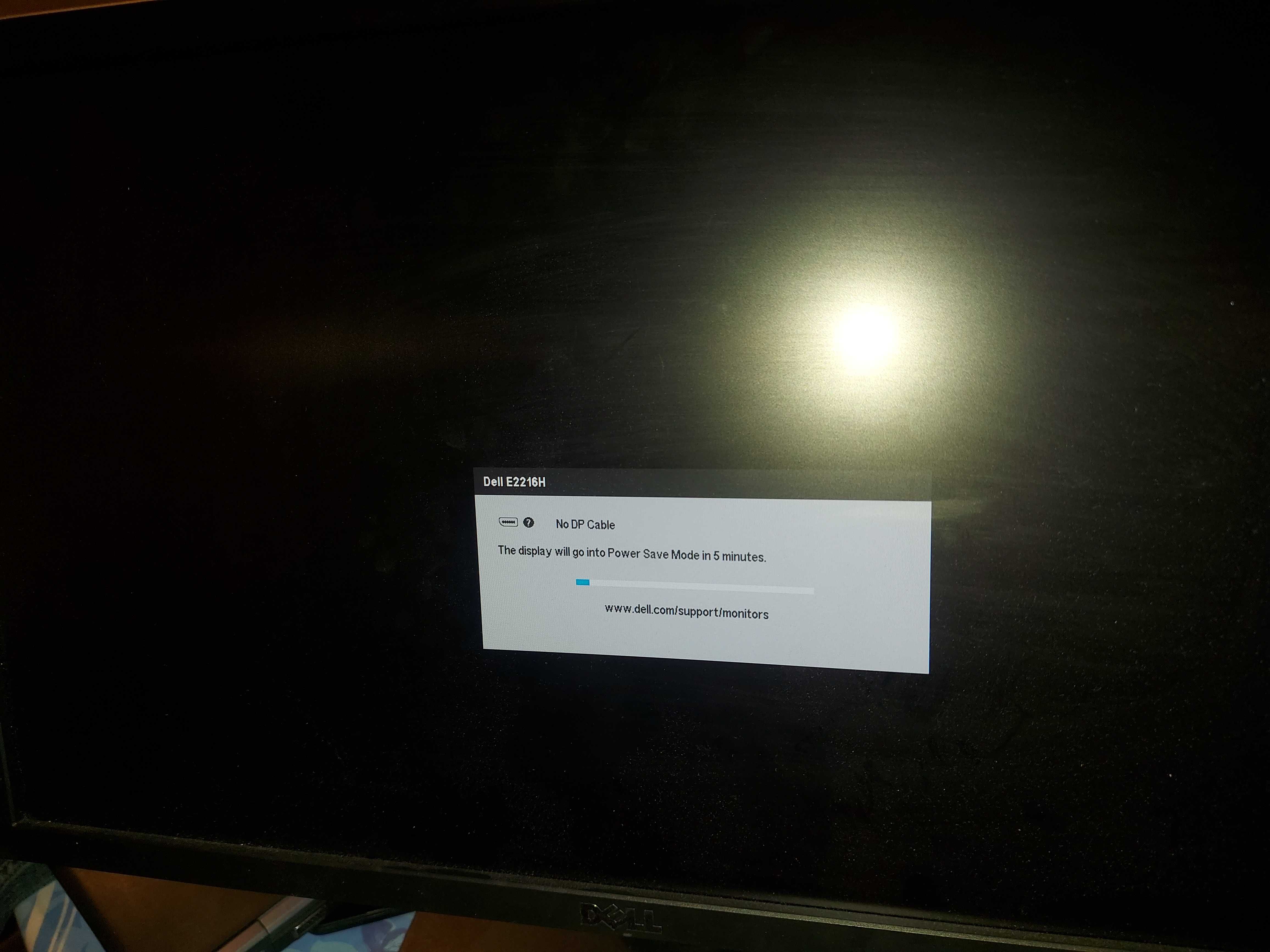 Monitor DELL E2216H