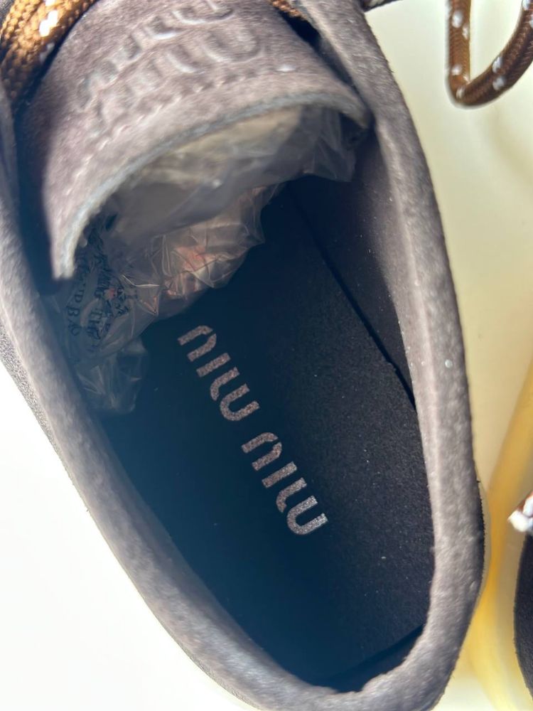 Ботинки miu miu з двома устілками або з утепленням