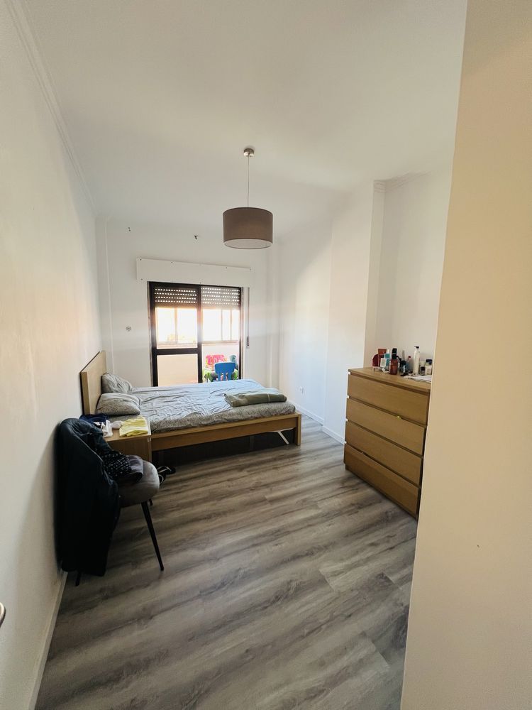 T3 Remodelado e mobiliado em zona tranquila