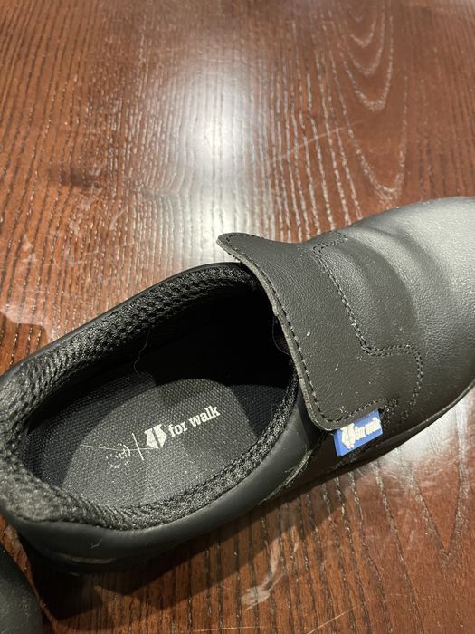 Sapatos com biqueira de aço pretos