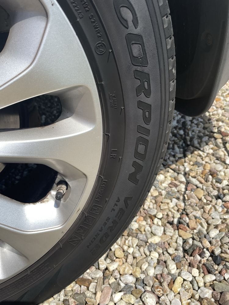 2x opony Pirelli 235/60 r18 wielosezonowe