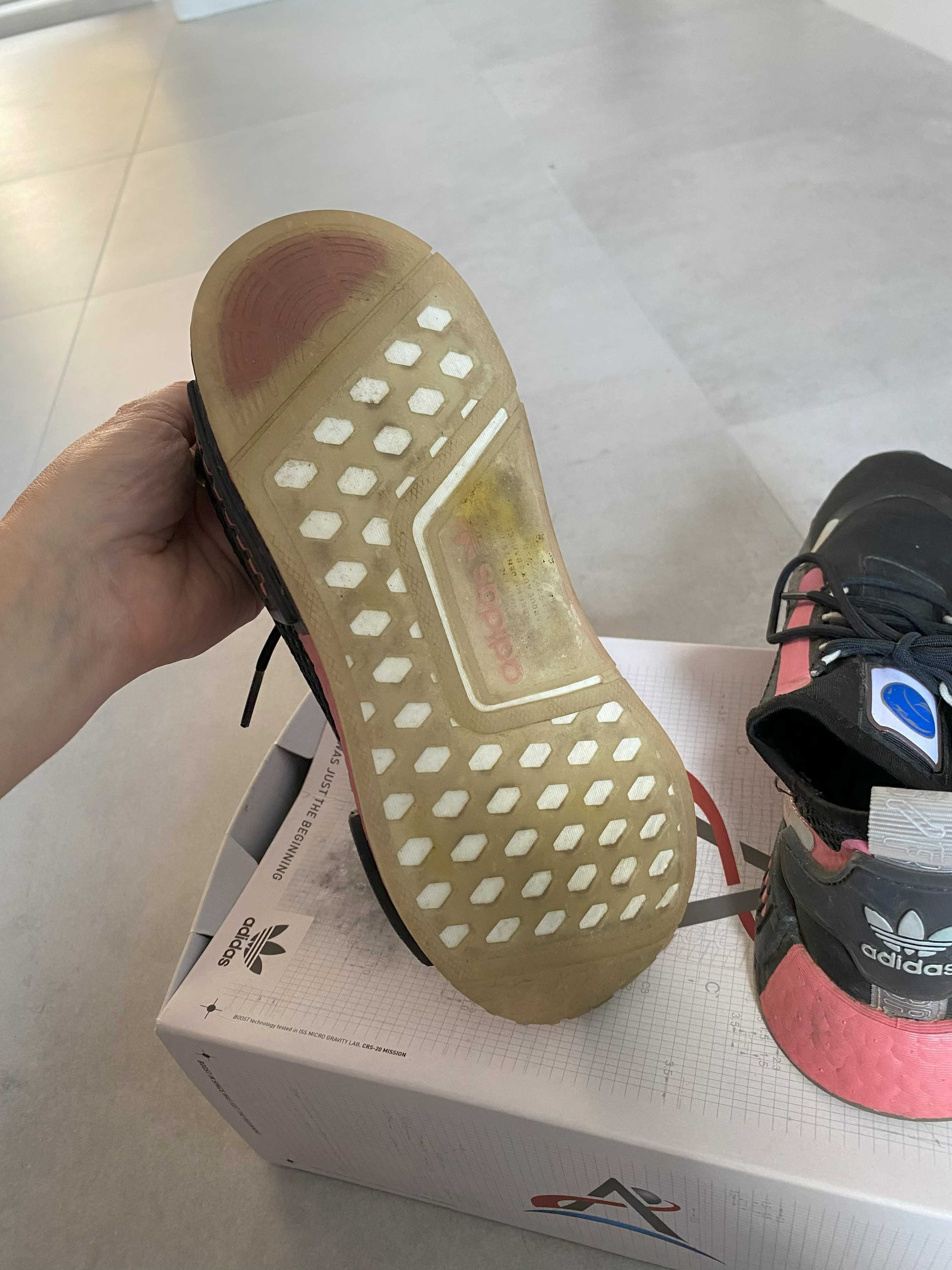 Unikatowe limitowane sportowe buty Adidas NMD R1 Spectoo NASA