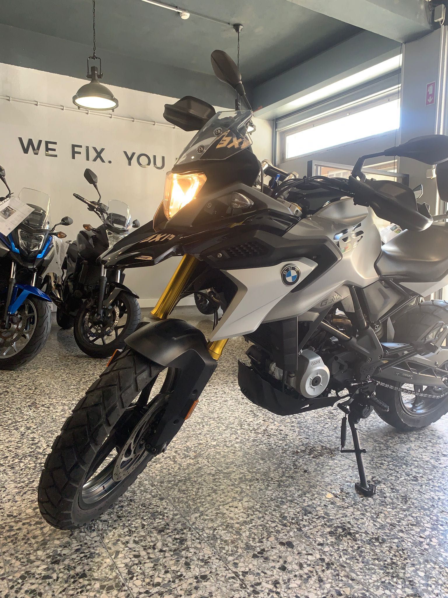 BMW G 310 GS optimo estado Top case 18221 Kms