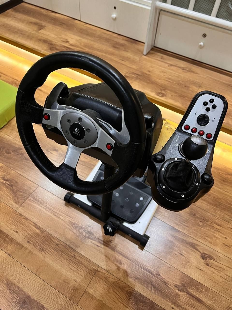 Руль Logitech G25 + кокпит Fanatec