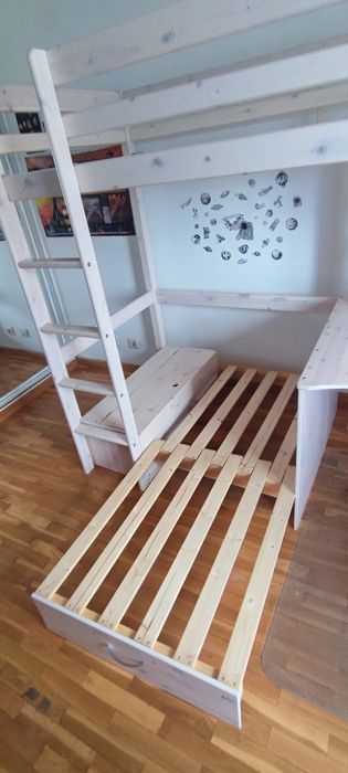 Beliche Flexa em pinho branco com secretária e sofá – 2ª mão