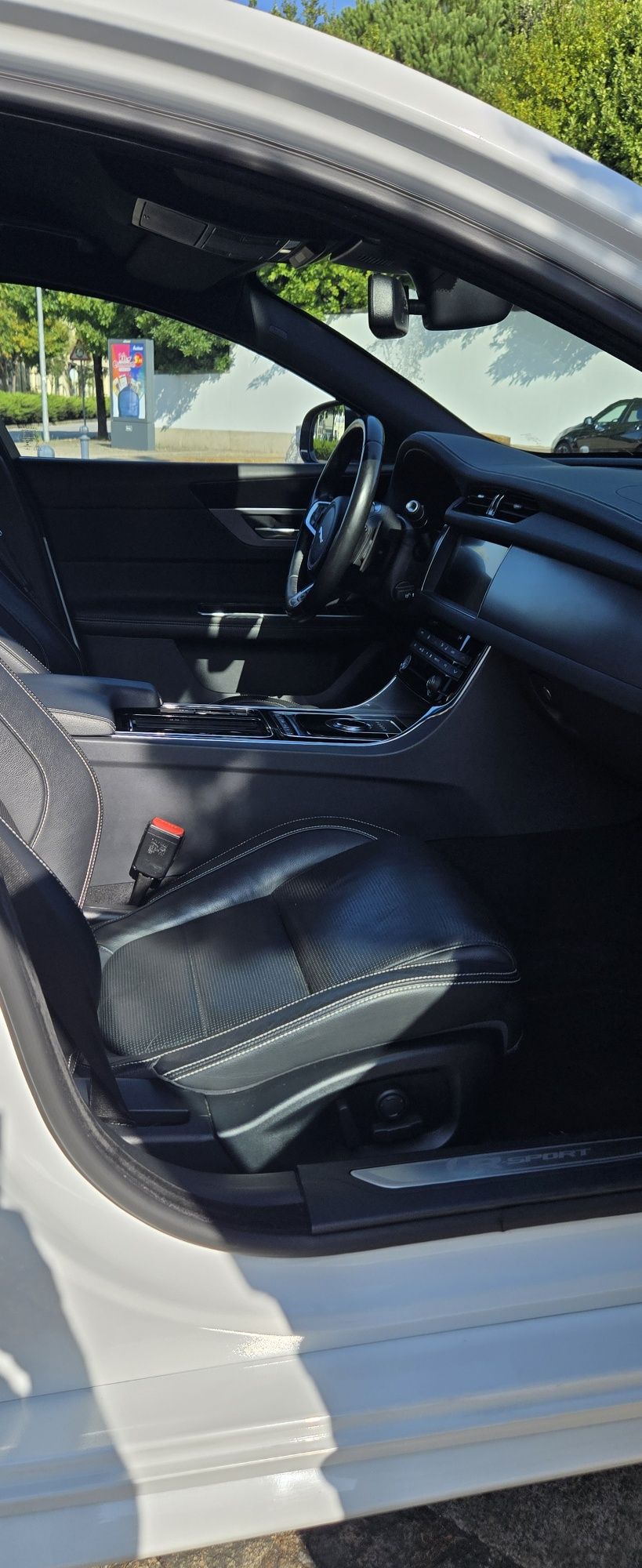 JAGUAR XF AUT. 2.0d 190cv - R SPORT - 2016 - FULL EXTRAS - C/Novo