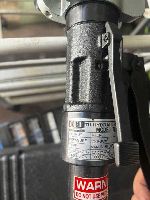 Zestaw narzędzi hydraulicznych model TU BODY 6 TONS