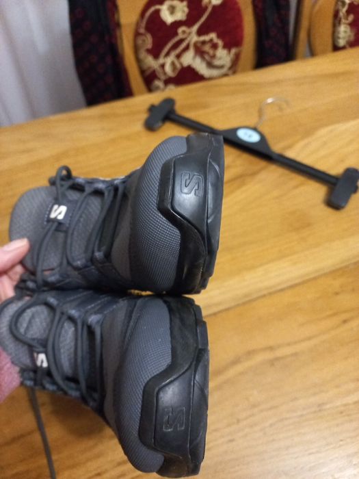 Кросівки жіночі.