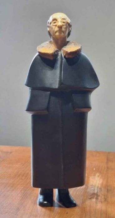 Estatueta de José Saramago