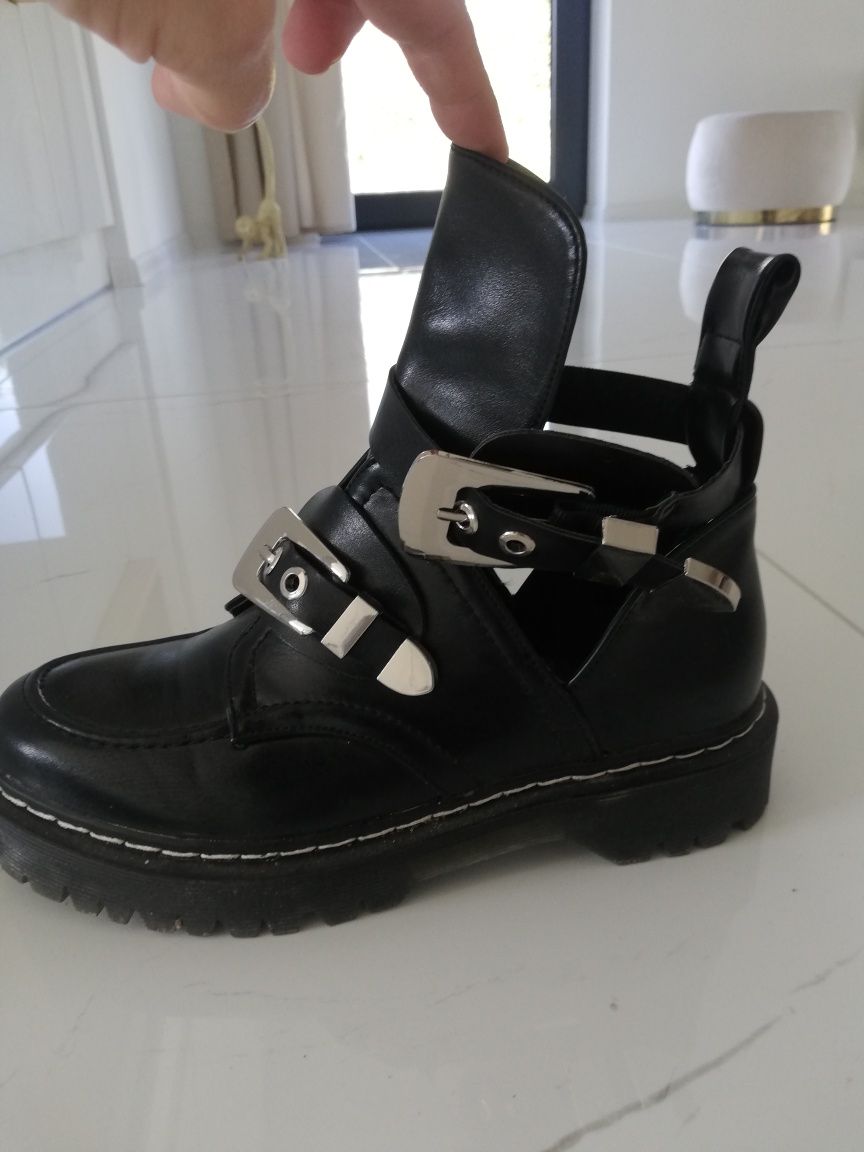 Buty czarne z łańcuszkiem łańcuchem botki workery