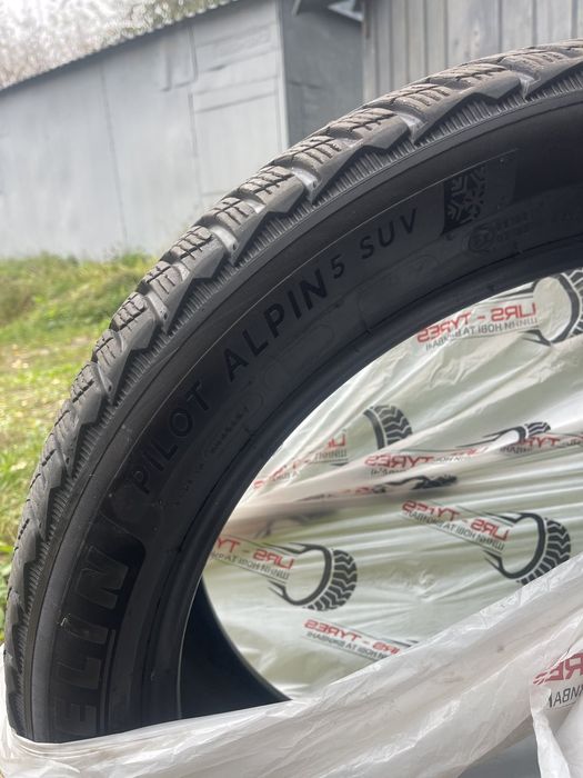 275 40 22 Michelin Pilot Alpin 5