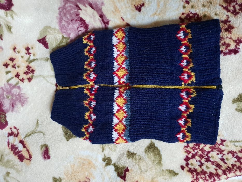 Кофточка теплая на собачку