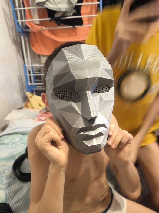 Maska z serialu sguid game