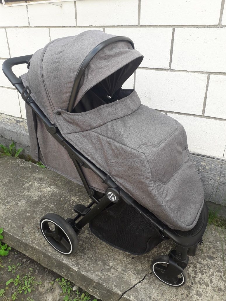 Продам коляску Baby Zz b100