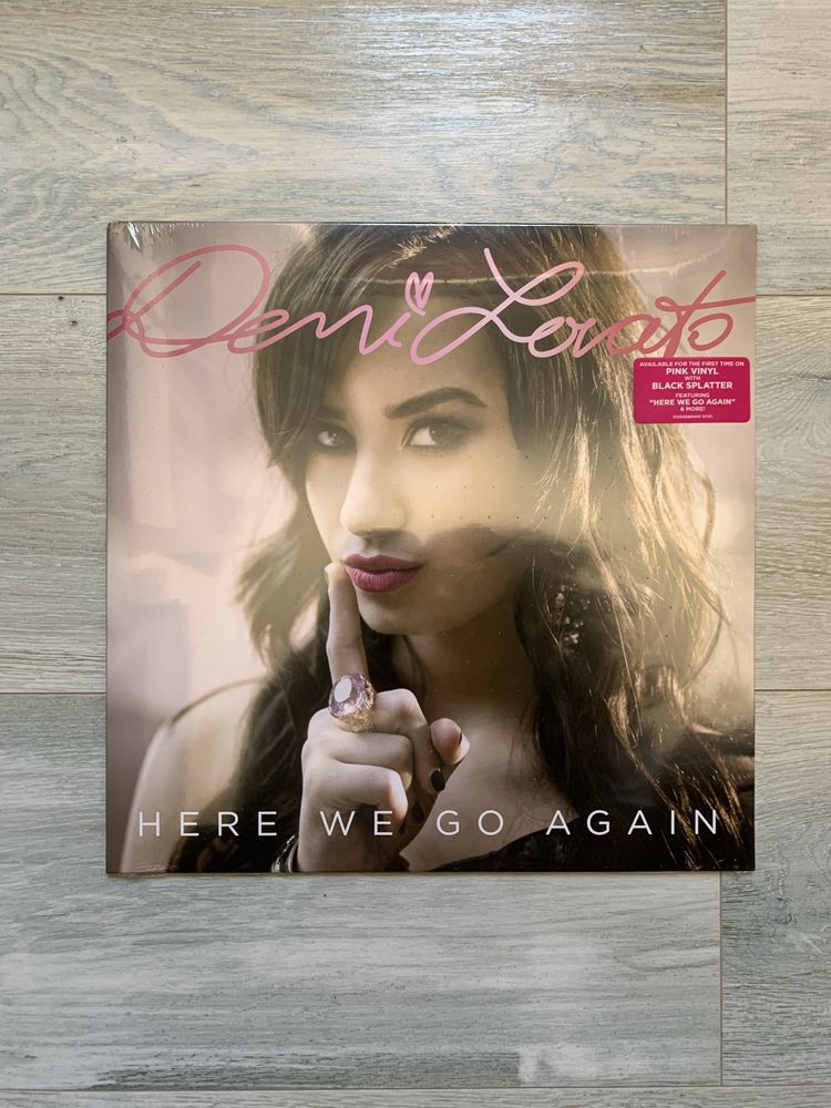 Demi Lovato Here We Go Again Vinil Rosa com Preto